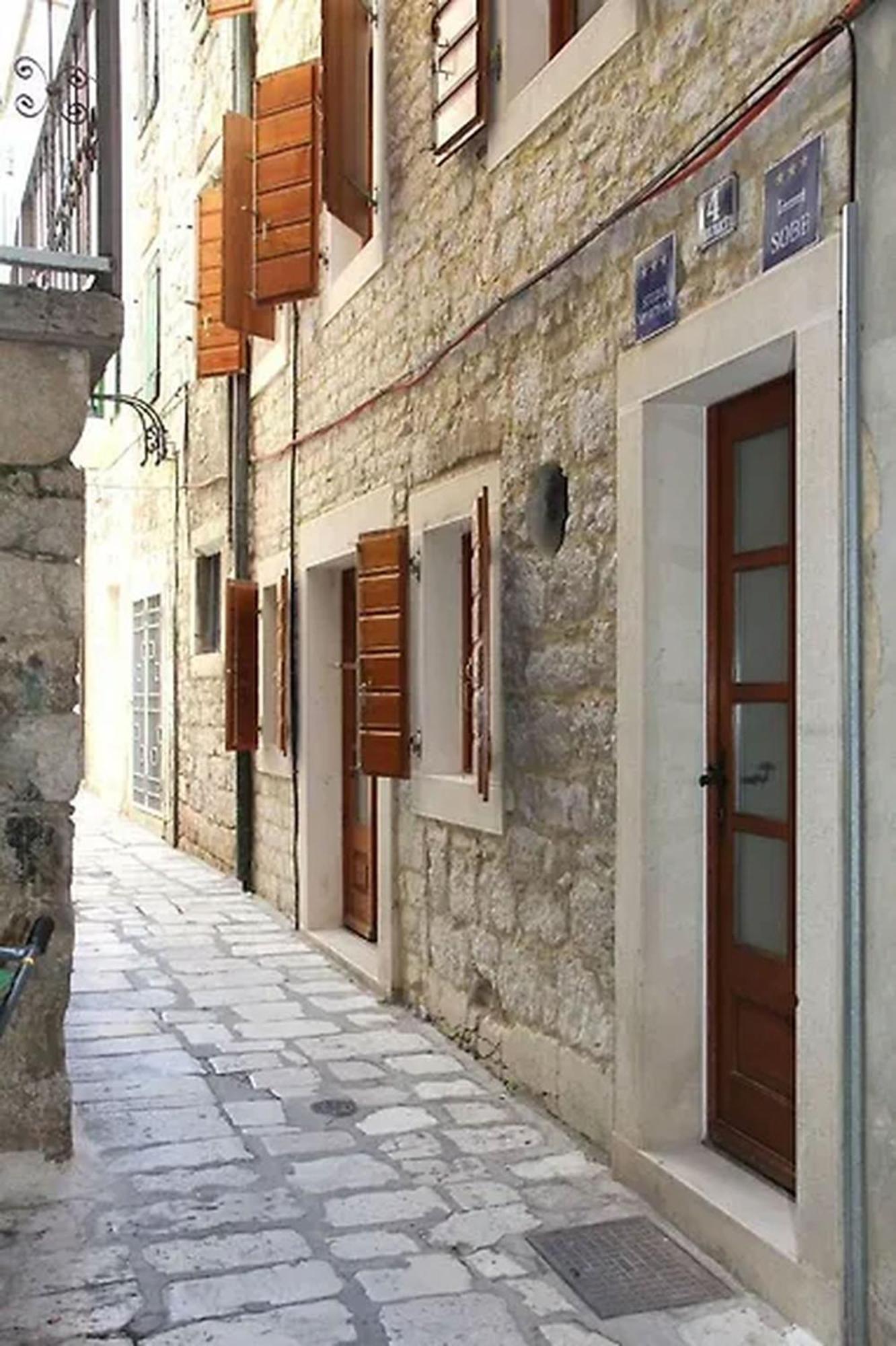 Sunny Rooms And Suites Шибеник Экстерьер фото