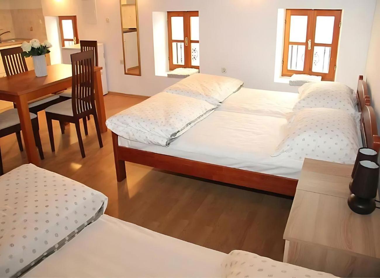 Sunny Rooms And Suites Шибеник Экстерьер фото