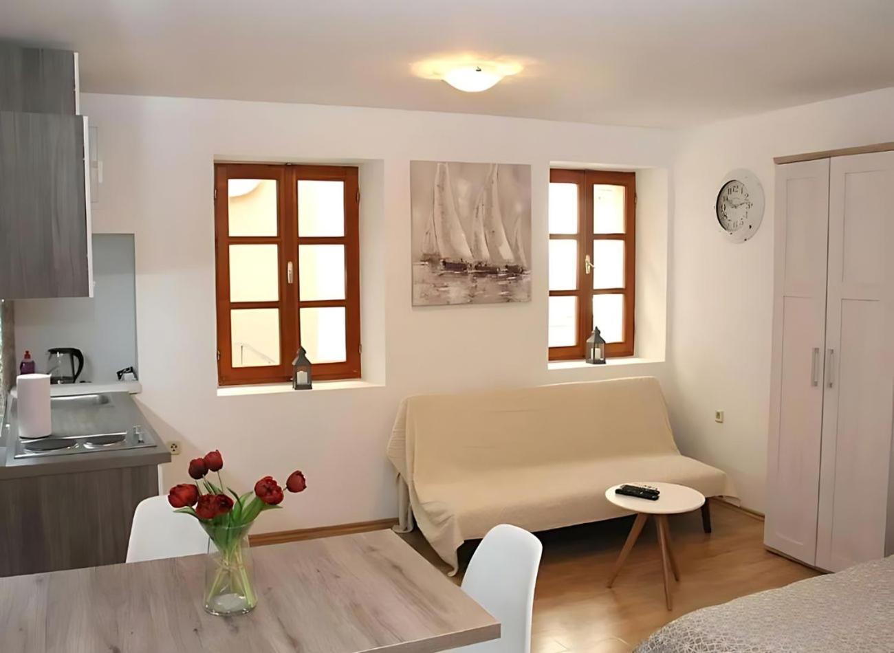 Sunny Rooms And Suites Шибеник Экстерьер фото